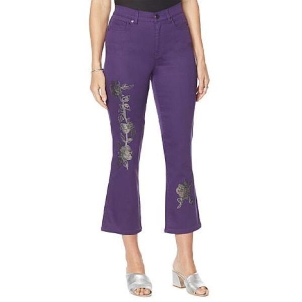 D2 Debi Ray Embroidered Sequin Flare Jeans Purple Size 8 Cotton Blend Capris‎